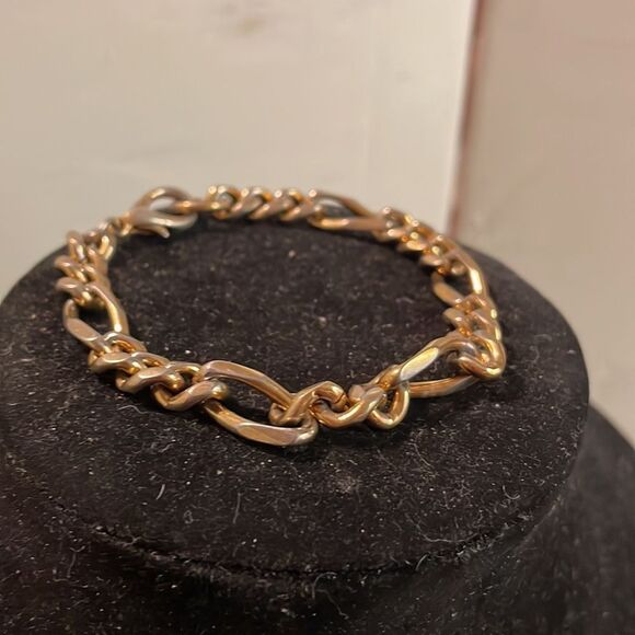 Vintage-6” chunky gold tone Figaro chain bracelet with large lobster claw clasp - Picture 5 of 11